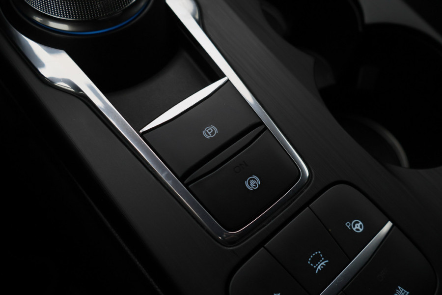 Ford Kuga 2.5 PHEV ST-Line Winter Pack, Head-Up, ACC, Camera, Apple Carplay, LED, 18"