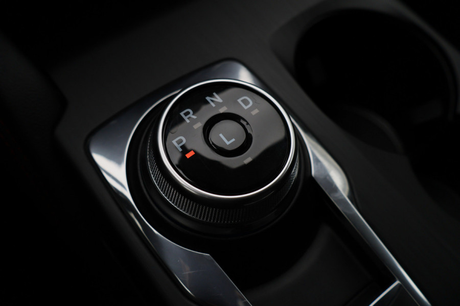 Ford Kuga 2.5 PHEV ST-Line Winter Pack, Head-Up, ACC, Camera, Apple Carplay, LED, 18"