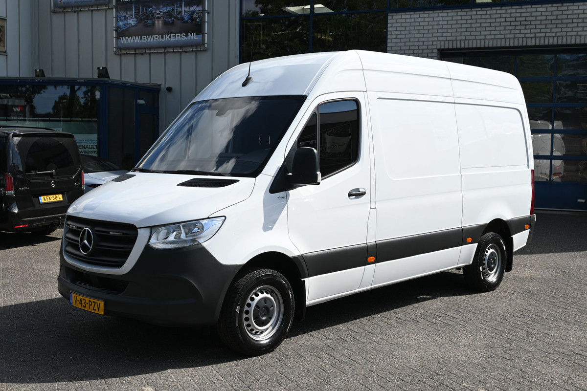 Mercedes-Benz Sprinter 317 CDI L2H2 RWD MBUX met navigatie en camera, Geveerde stoel, Etc.