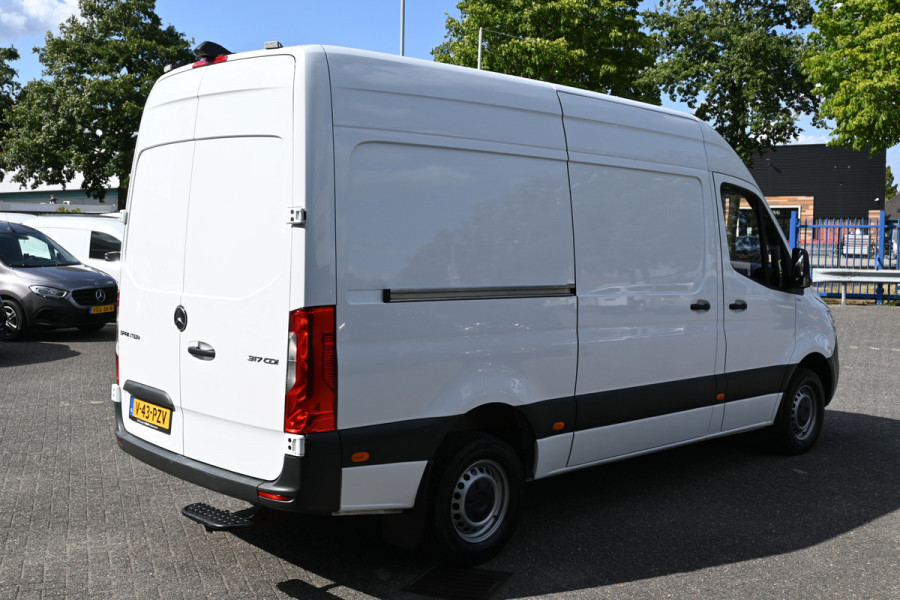 Mercedes-Benz Sprinter 317 CDI L2H2 RWD MBUX met navigatie en camera, Geveerde stoel, Etc.