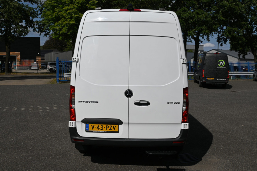Mercedes-Benz Sprinter 317 CDI L2H2 RWD MBUX met navigatie en camera, Geveerde stoel, Etc.