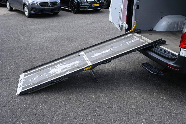 Mercedes-Benz Sprinter 317 CDI L2H2 RWD MBUX met navigatie en camera, Geveerde stoel, Etc.