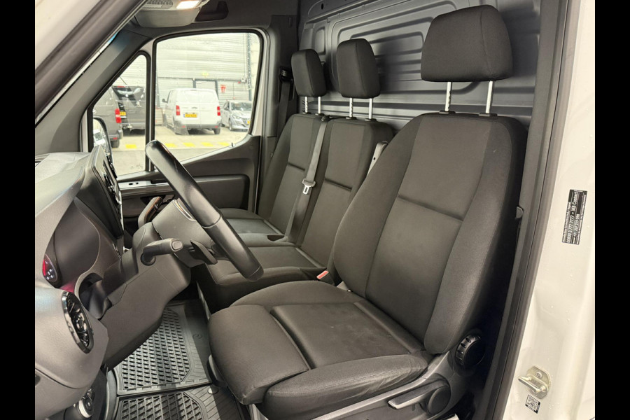 Mercedes-Benz Sprinter L2H2 Automaat Navigatie Airco Camera Trekhaak 3Zits DAB