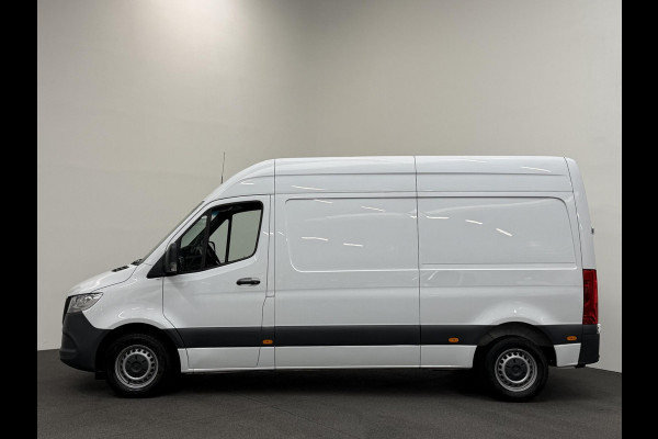 Mercedes-Benz Sprinter L2H2 Automaat Navigatie Airco Camera Trekhaak 3Zits DAB