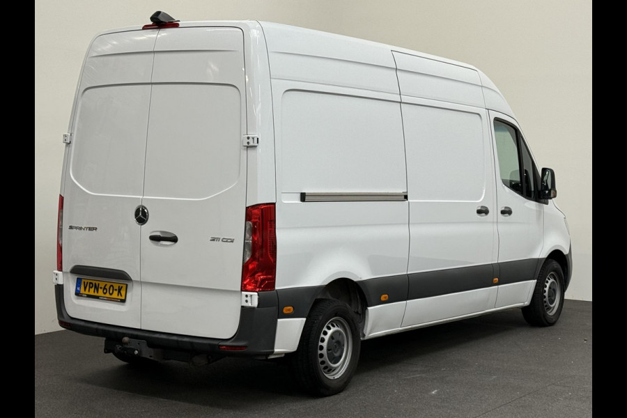 Mercedes-Benz Sprinter L2H2 Automaat Navigatie Airco Camera Trekhaak 3Zits DAB