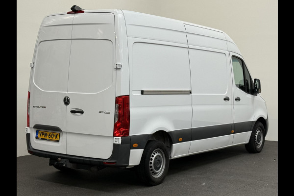 Mercedes-Benz Sprinter L2H2 Automaat Navigatie Airco Camera Trekhaak 3Zits DAB