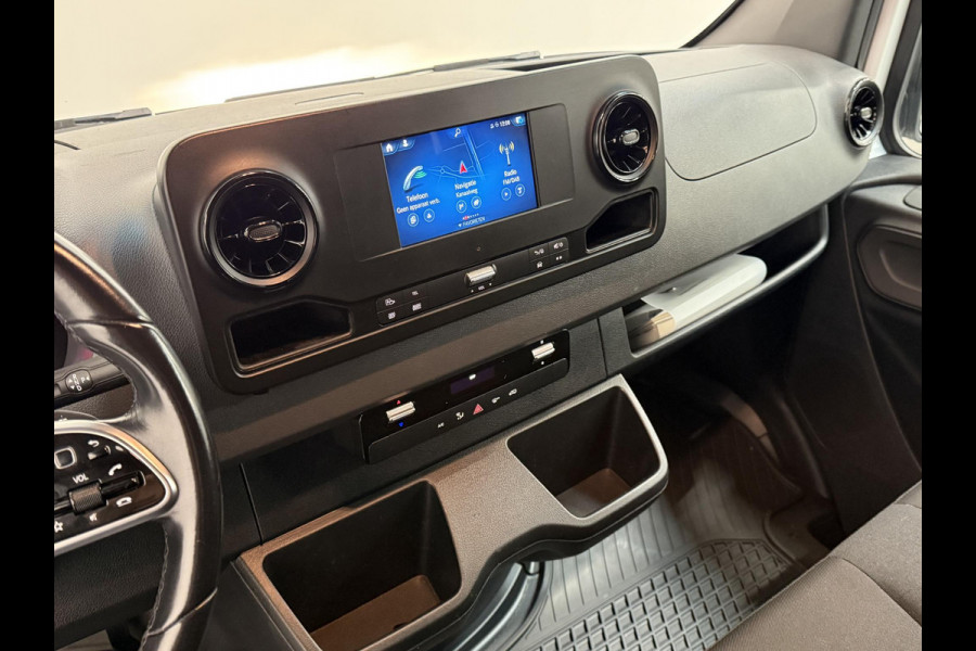 Mercedes-Benz Sprinter L2H2 Automaat Navigatie Airco Camera Trekhaak 3Zits DAB
