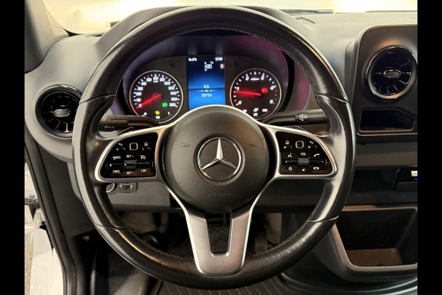 Mercedes-Benz Sprinter L2H2 Automaat Navigatie Airco Camera Trekhaak 3Zits DAB