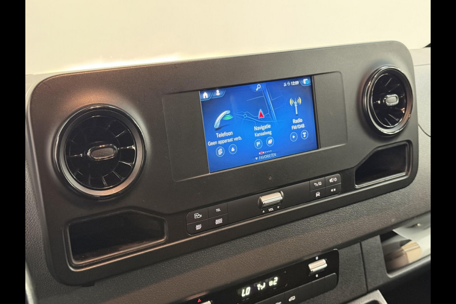 Mercedes-Benz Sprinter L2H2 Automaat Navigatie Airco Camera Trekhaak 3Zits DAB