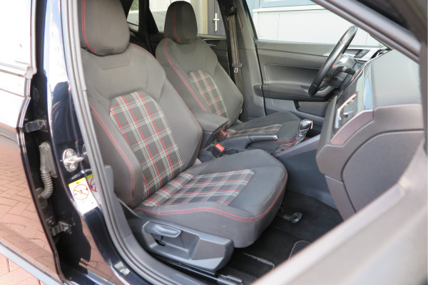 Volkswagen Polo 2.0 TSI GTI 147kw 200PK DSG Led, Virtual cockpit , Stoelverwarming , Navi , Carplay, PDC, Schakelflippers , Camera ,Adaptive cruise  , etc. (Recent onderhouden , historie volledig bekend)