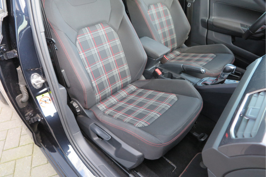 Volkswagen Polo 2.0 TSI GTI 147kw 200PK DSG Led, Virtual cockpit , Stoelverwarming , Navi , Carplay, PDC, Schakelflippers , Camera ,Adaptive cruise  , etc. (Recent onderhouden , historie volledig bekend)