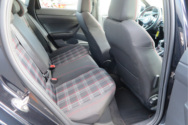 Volkswagen Polo 2.0 TSI GTI 147kw 200PK DSG Led, Virtual cockpit , Stoelverwarming , Navi , Carplay, PDC, Schakelflippers , Camera ,Adaptive cruise  , etc. (Recent onderhouden , historie volledig bekend)