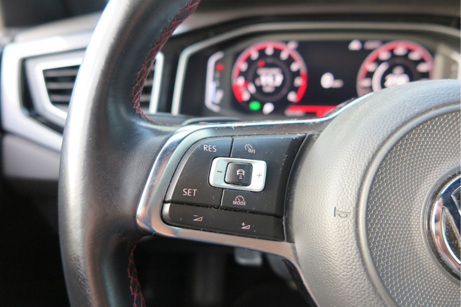 Volkswagen Polo 2.0 TSI GTI 147kw 200PK DSG Led, Virtual cockpit , Stoelverwarming , Navi , Carplay, PDC, Schakelflippers , Camera ,Adaptive cruise  , etc. (Recent onderhouden , historie volledig bekend)