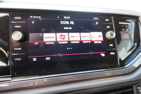 Volkswagen Polo 2.0 TSI GTI 147kw 200PK DSG Led, Virtual cockpit , Stoelverwarming , Navi , Carplay, PDC, Schakelflippers , Camera ,Adaptive cruise  , etc. (Recent onderhouden , historie volledig bekend)