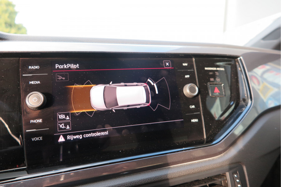 Volkswagen Polo 2.0 TSI GTI 147kw 200PK DSG Led, Virtual cockpit , Stoelverwarming , Navi , Carplay, PDC, Schakelflippers , Camera ,Adaptive cruise  , etc. (Recent onderhouden , historie volledig bekend)