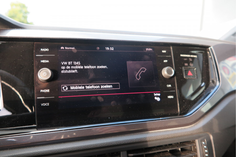 Volkswagen Polo 2.0 TSI GTI 147kw 200PK DSG Led, Virtual cockpit , Stoelverwarming , Navi , Carplay, PDC, Schakelflippers , Camera ,Adaptive cruise  , etc. (Recent onderhouden , historie volledig bekend)