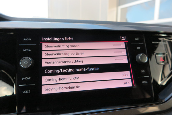 Volkswagen Polo 2.0 TSI GTI 147kw 200PK DSG Led, Virtual cockpit , Stoelverwarming , Navi , Carplay, PDC, Schakelflippers , Camera ,Adaptive cruise  , etc. (Recent onderhouden , historie volledig bekend)