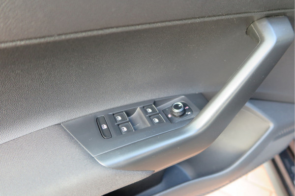 Volkswagen Polo 2.0 TSI GTI 147kw 200PK DSG Led, Virtual cockpit , Stoelverwarming , Navi , Carplay, PDC, Schakelflippers , Camera ,Adaptive cruise  , etc. (Recent onderhouden , historie volledig bekend)