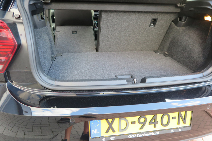 Volkswagen Polo 2.0 TSI GTI 147kw 200PK DSG Led, Virtual cockpit , Stoelverwarming , Navi , Carplay, PDC, Schakelflippers , Camera ,Adaptive cruise  , etc. (Recent onderhouden , historie volledig bekend)