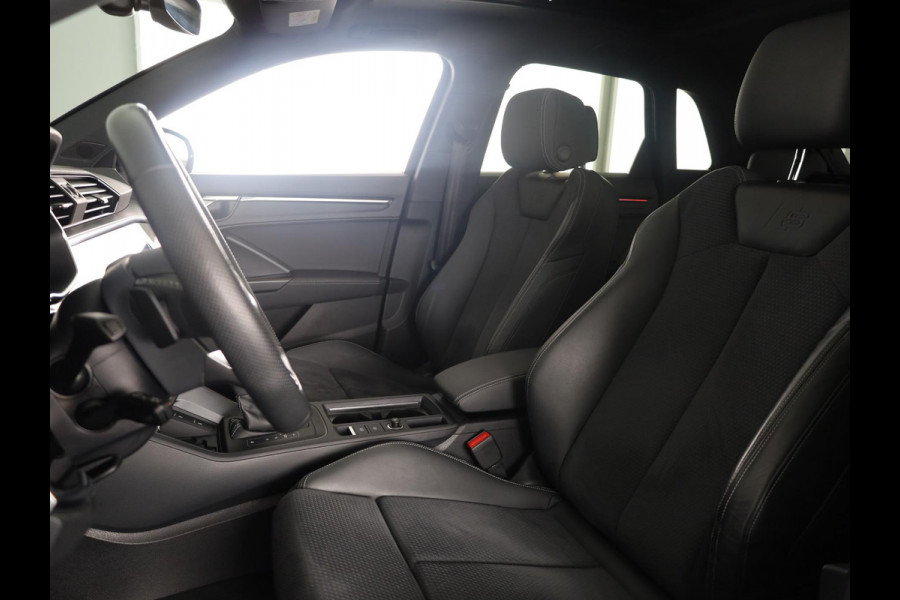 Audi Q3 45 TFSI e S edition 245pk | Panoramadak | Lederen bekleding | Parkeercamera | Elektrisch verstelbare voorstoelen | Adaptieve demping