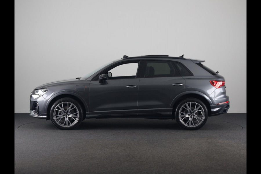 Audi Q3 45 TFSI e S edition 245pk | Panoramadak | Lederen bekleding | Parkeercamera | Elektrisch verstelbare voorstoelen | Adaptieve demping