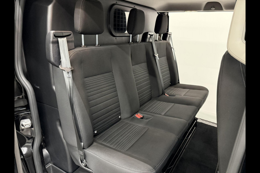 Ford Transit Custom 300 2.0 TDCI L2H1 Limited Dubbele cabine Automaat Navigatie Airco 2 Schuifdeuren Trekhaak PDC Carplay DAB