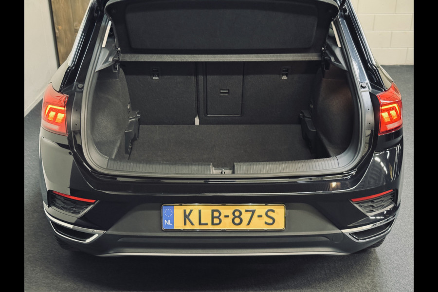 Volkswagen T-Roc 1.5 TSI Active | 17" | CarPlay | Stoelverw. |