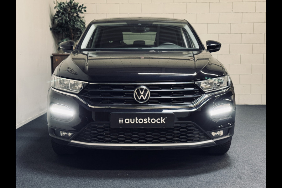 Volkswagen T-Roc 1.5 TSI Active | 17" | CarPlay | Stoelverw. |