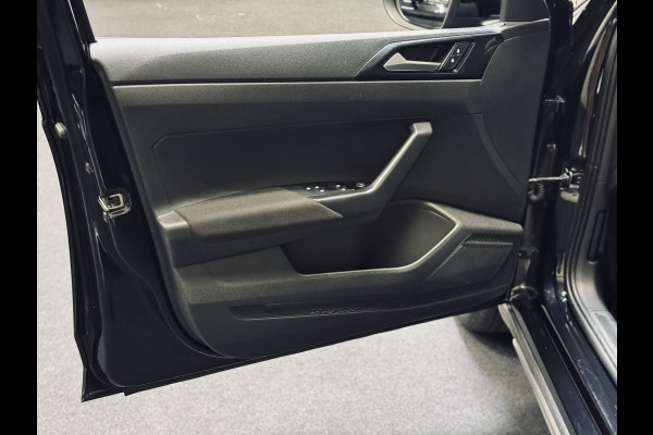 Volkswagen Taigo 1.0 TSI Life | Camera | Keyless | CarPlay