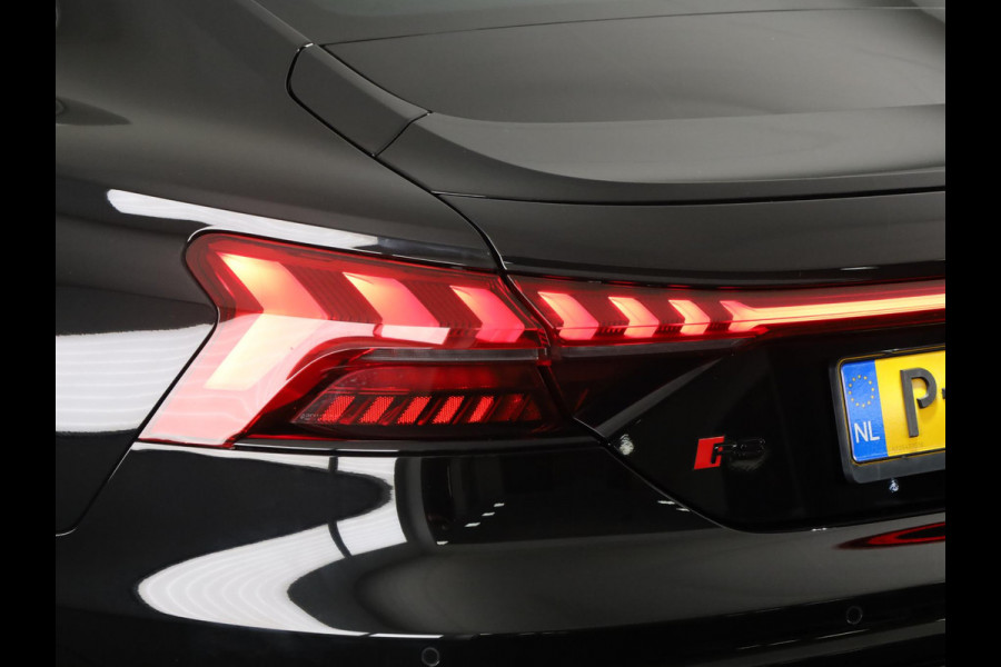 Audi e-tron GT RS 93 kWh 599pk | Panoramadak | Navigatie | Head Up display |Stoelverwaming en ventilatie | RS Design pakket | Laser led koplampen