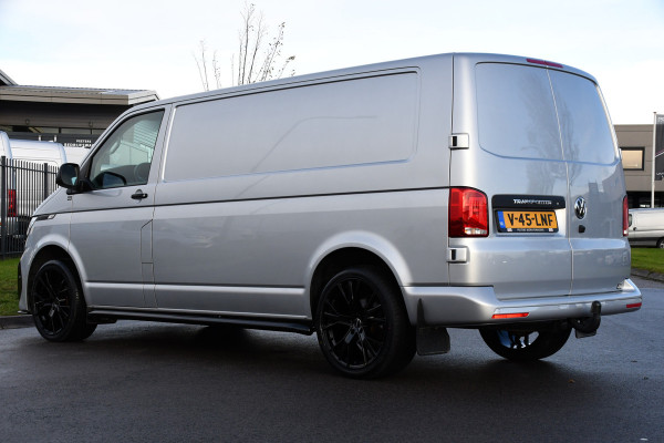 Volkswagen Transporter 2.0 TDI L2H1 ABT Edition Carplay, Sensoren, Cruise, LED, 150pk, Automaat, Multimedia, Uniek!