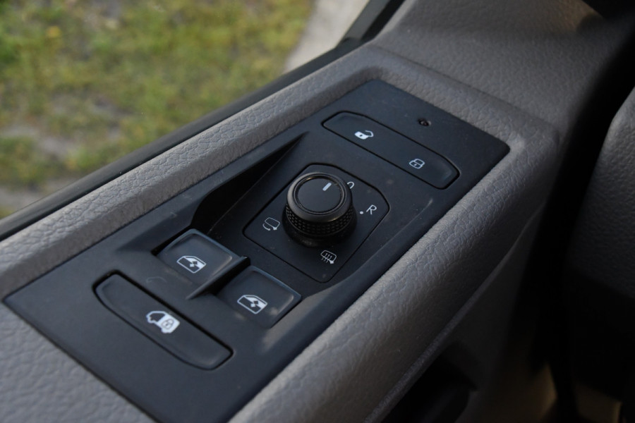Volkswagen Transporter 2.0 TDI L2H1 ABT Edition Carplay, Sensoren, Cruise, LED, 150pk, Automaat, Multimedia, Uniek!