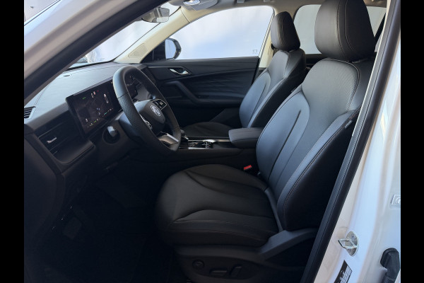 MG MG HS PHEV 1.5 TGDI LUXURY PHEV PLUG-IN HYBRIDE | LEER | 272PK NIEUWE AUTO | >1.000 KM TOTAAL BEREIK | 360° CAMERA | ELEKTRISCHE ACHTERKLEP