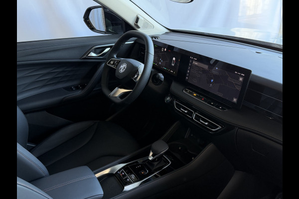 MG MG HS PHEV 1.5 TGDI LUXURY PHEV PLUG-IN HYBRIDE | LEER | 272PK NIEUWE AUTO | >1.000 KM TOTAAL BEREIK | 360° CAMERA | ELEKTRISCHE ACHTERKLEP