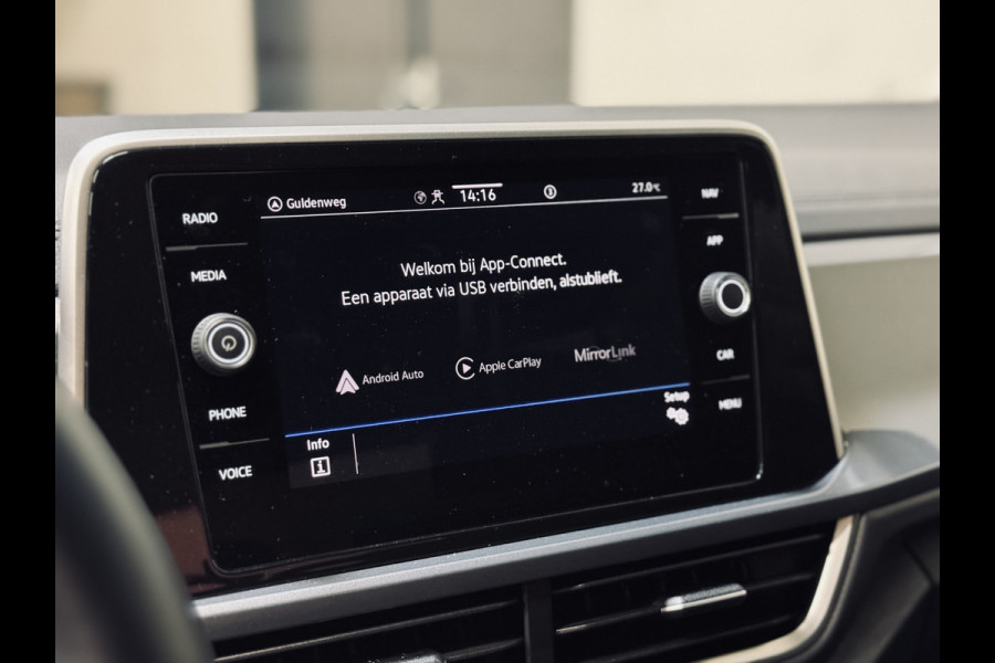 Volkswagen T-Roc 1.5 TSI DSG Style | IQ Light | Camera | Stoel/stuurverw.