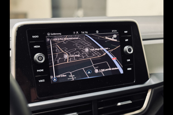Volkswagen T-Roc 1.5 TSI DSG Style | IQ Light | Camera | Stoel/stuurverw.