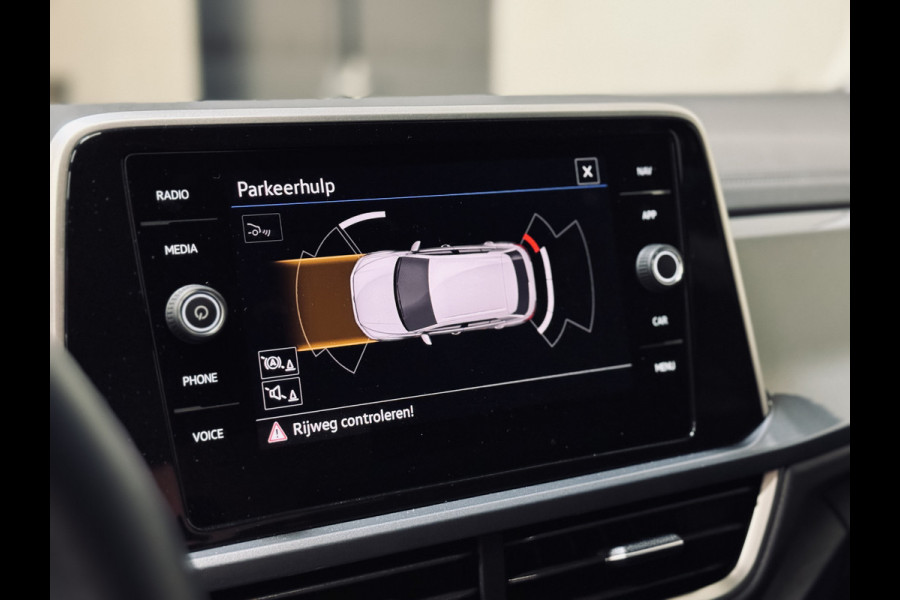 Volkswagen T-Roc 1.5 TSI DSG Style | IQ Light | Camera | Stoel/stuurverw.