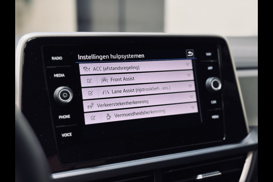 Volkswagen T-Roc 1.5 TSI DSG Style | IQ Light | Camera | Stoel/stuurverw.