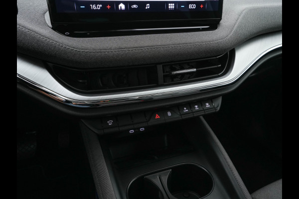 Škoda ENYAQ iV 60 [ 3-Fase-11kW ] {SoH-88%} (INCL-BTW) *LEATHER-FABRIC | FULL-LED | DIGI-COCKPIT | CAMERA | KEYLESS | NAVI-FULLMAP | AMBIENTLIGHT | ECC | HEATED-COMFORTSEATS | PRIVACY-GLASS | DAB+ | PDC | CRUISE | 19"ALU*
