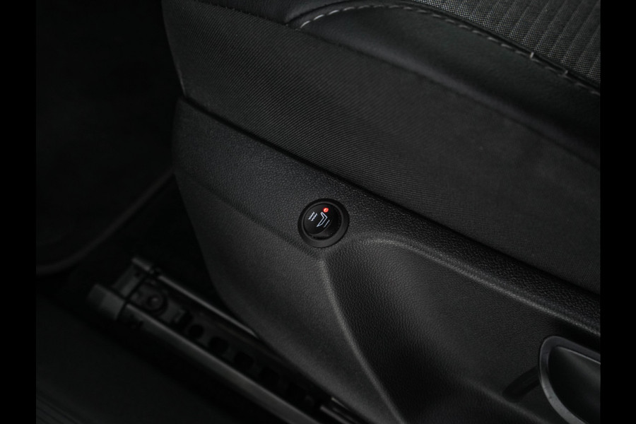 Škoda ENYAQ iV 60 [ 3-Fase-11kW ] {SoH-88%} (INCL-BTW) *LEATHER-FABRIC | FULL-LED | DIGI-COCKPIT | CAMERA | KEYLESS | NAVI-FULLMAP | AMBIENTLIGHT | ECC | HEATED-COMFORTSEATS | PRIVACY-GLASS | DAB+ | PDC | CRUISE | 19"ALU*