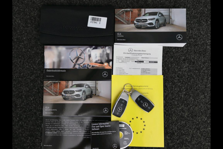 Mercedes-Benz GLA 180 AMG Line Premium | Night Pakket | Ledkoplampen | Parkeerpakket met achteruitrijcamera | Sfeerverlichting. Inclusief 24 maanden Mercedes-Benz Certified garantie voor Europa.