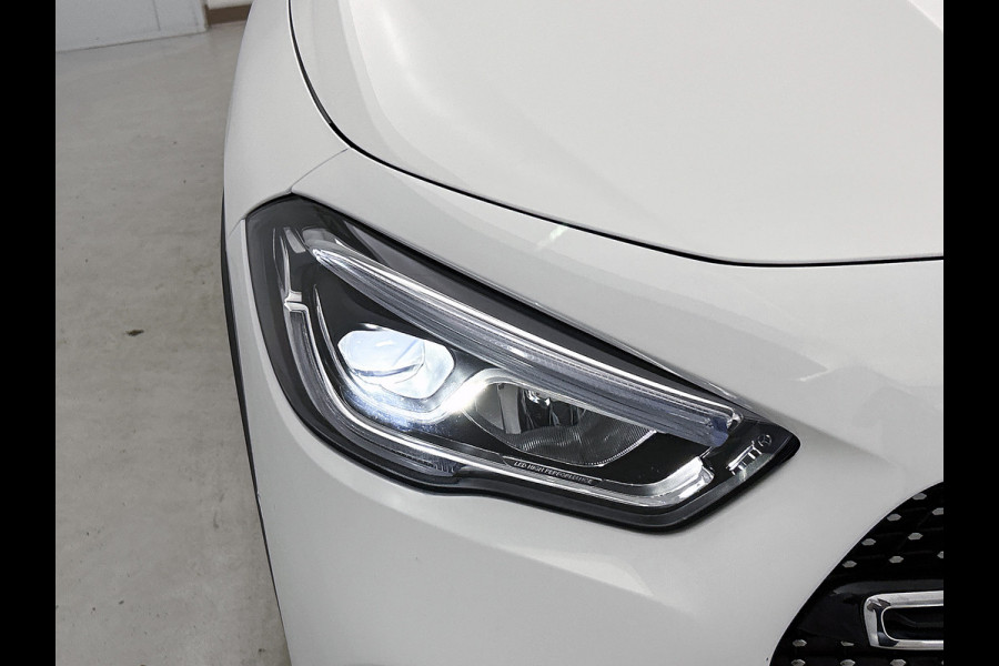 Mercedes-Benz GLA 180 AMG Line Premium | Night Pakket | Ledkoplampen | Parkeerpakket met achteruitrijcamera | Sfeerverlichting. Inclusief 24 maanden Mercedes-Benz Certified garantie voor Europa.