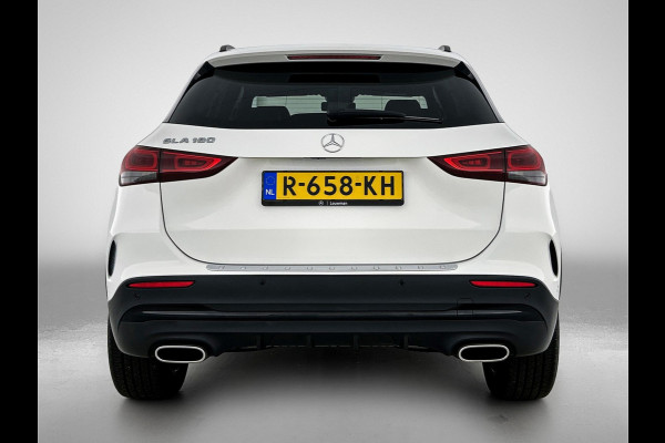 Mercedes-Benz GLA 180 AMG Line Premium | Night Pakket | Ledkoplampen | Parkeerpakket met achteruitrijcamera | Sfeerverlichting. Inclusief 24 maanden Mercedes-Benz Certified garantie voor Europa.