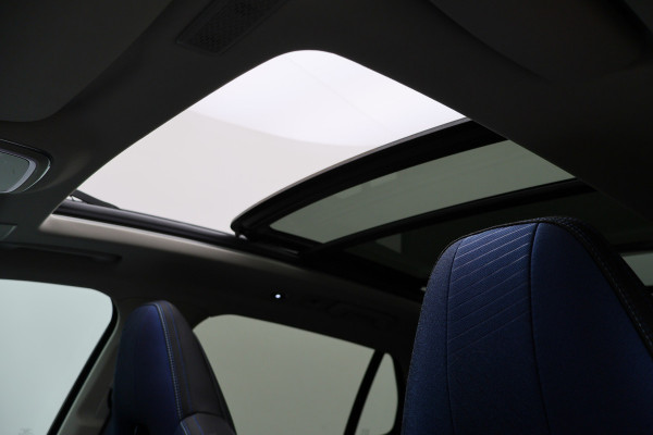 Lynk & Co 01 1.5 Plug-in Hybrid 360° Camera, Panoramadak, Apple Carplay, ACC, Keyless, PDC, LED, 20''