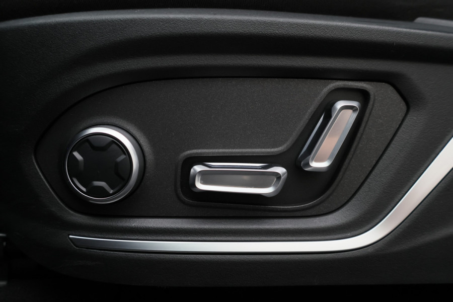 Lynk & Co 01 1.5 Plug-in Hybrid 360° Camera, Panoramadak, Apple Carplay, ACC, Keyless, PDC, LED, 20''