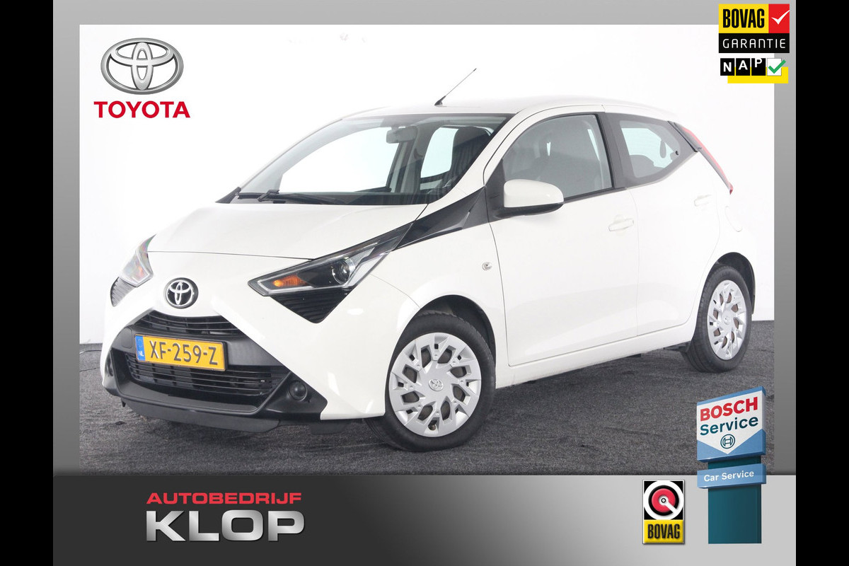 Toyota Aygo 1.0 VVT-i x-play / achteruitrijcamera / groot scherm.