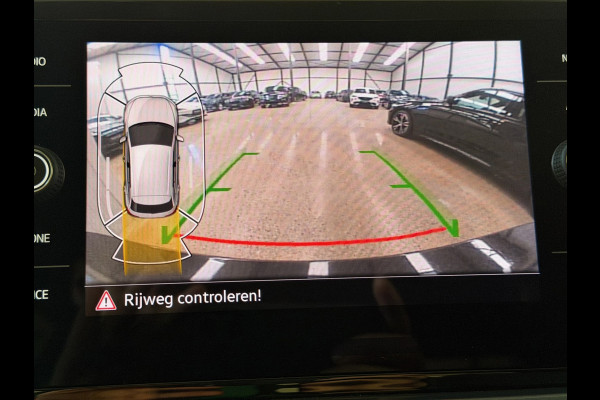 Volkswagen T-Roc 1.5 TSI Style|150PK|ACC|IQ.Light|Winterpack|Camera|Carplay