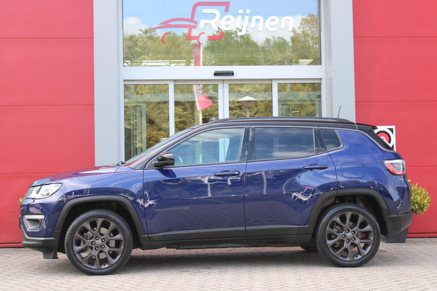 Jeep Compass 4xe 240PK Plug-in Hybrid ELECTRIC S | AFNEEMBARE TREKHAAK | PANORAMA SCHUIF/KANTEL DAK | DAB+ RADIO | NAVIGATIE | ELEKTRISCH BEDIENBARE VOORSTOELEN MET GEHEUGENFUNCTIE OP DE BESTUURDERSSTOEL | STOEL/STUUR VERWARMING | STOEL VENTILATIE | CRUISE CONTROL | DODEHOEK DETECTIE | CLIMATE CONTROL | XENON KOPLAMPEN | LEDEREN BEKLEDING | ELEKTRISCH BEDIENBARE ACHTERKLEP | KEYLESS ENTRY/START | PARKEERSENSOREN VOOR + ACHTER | ACHTERUITRIJ CAMERA | ALPINE AUDIO SYSTEM |