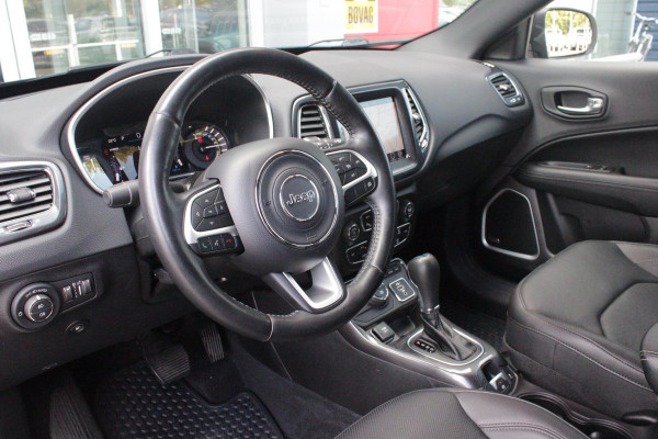 Jeep Compass 4xe 240PK Plug-in Hybrid ELECTRIC S | AFNEEMBARE TREKHAAK | PANORAMA SCHUIF/KANTEL DAK | DAB+ RADIO | NAVIGATIE | ELEKTRISCH BEDIENBARE VOORSTOELEN MET GEHEUGENFUNCTIE OP DE BESTUURDERSSTOEL | STOEL/STUUR VERWARMING | STOEL VENTILATIE | CRUISE CONTROL | DODEHOEK DETECTIE | CLIMATE CONTROL | XENON KOPLAMPEN | LEDEREN BEKLEDING | ELEKTRISCH BEDIENBARE ACHTERKLEP | KEYLESS ENTRY/START | PARKEERSENSOREN VOOR + ACHTER | ACHTERUITRIJ CAMERA | ALPINE AUDIO SYSTEM |