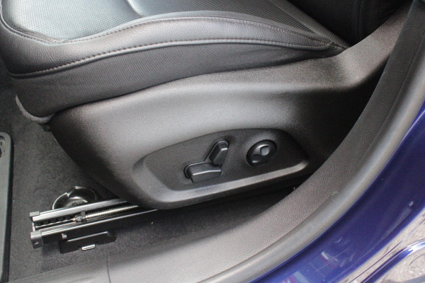 Jeep Compass 4xe 240PK Plug-in Hybrid ELECTRIC S | AFNEEMBARE TREKHAAK | PANORAMA SCHUIF/KANTEL DAK | DAB+ RADIO | NAVIGATIE | ELEKTRISCH BEDIENBARE VOORSTOELEN MET GEHEUGENFUNCTIE OP DE BESTUURDERSSTOEL | STOEL/STUUR VERWARMING | STOEL VENTILATIE | CRUISE CONTROL | DODEHOEK DETECTIE | CLIMATE CONTROL | XENON KOPLAMPEN | LEDEREN BEKLEDING | ELEKTRISCH BEDIENBARE ACHTERKLEP | KEYLESS ENTRY/START | PARKEERSENSOREN VOOR + ACHTER | ACHTERUITRIJ CAMERA | ALPINE AUDIO SYSTEM |